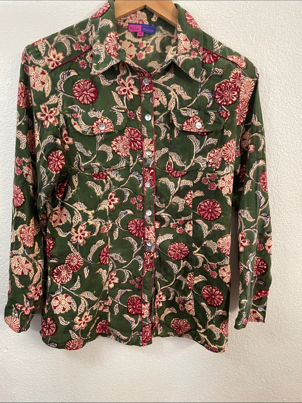 Green Floral Button-Down Shirt Pearl buttons boho lagenlook M 19.5x27